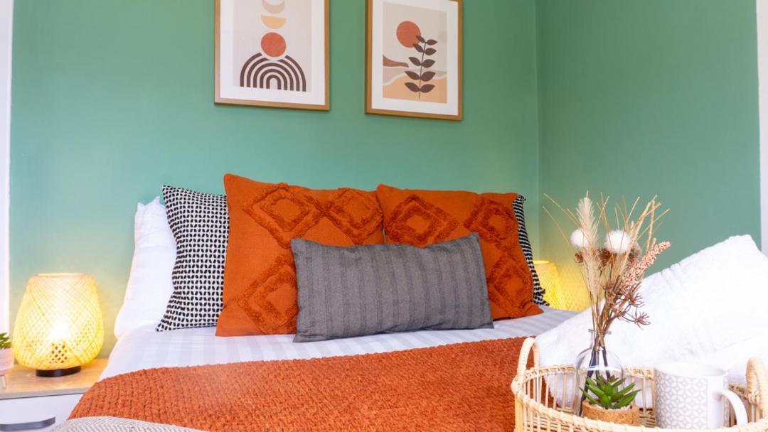 Bevington House - Air Host & - 3 Bedroom Close To Centre Holiday home