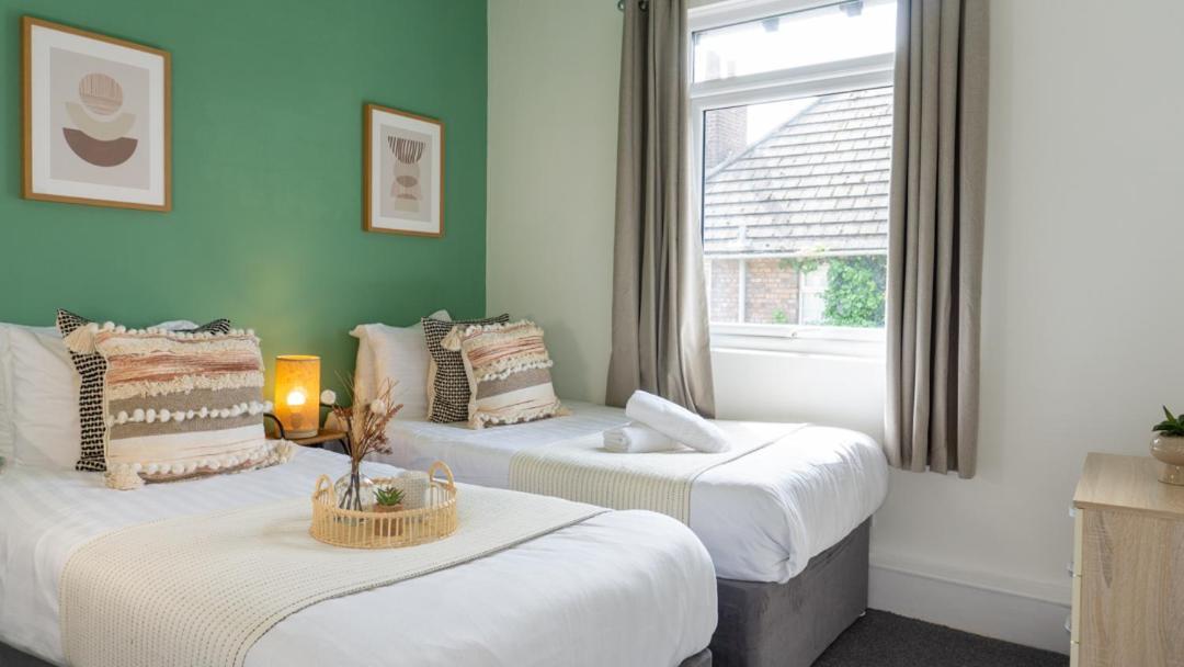 Bevington House - Air Host & - 3 Bedroom Close To Centre *