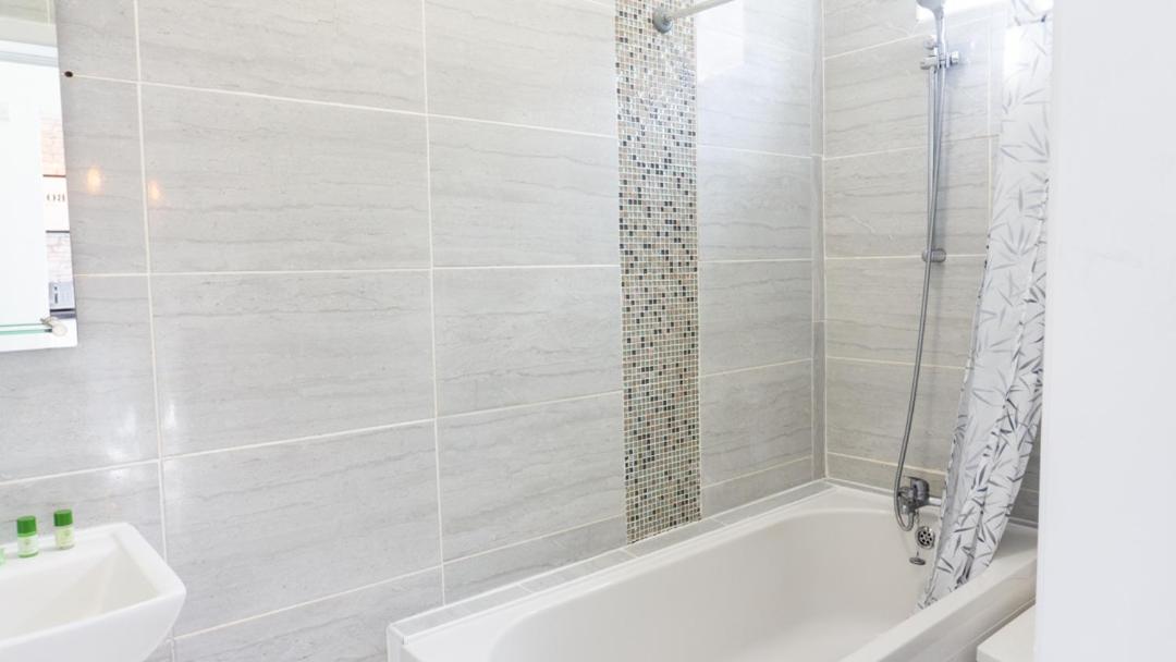 Holiday home Bevington House - Air Host & - 3 Bedroom Close To Centre *